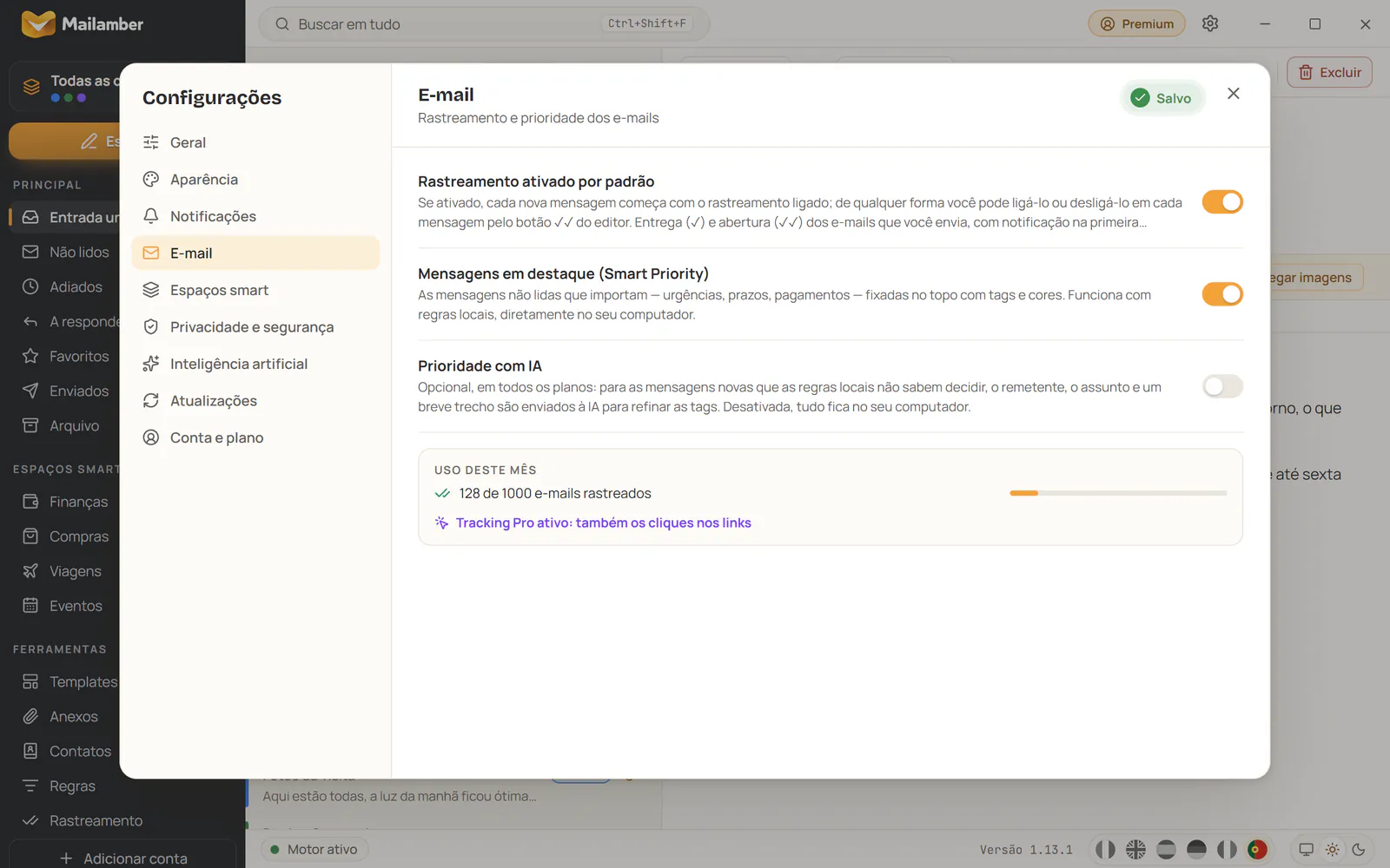 As Configurações do Mailamber, seção E-mail, com a confirmação Salvo e o uso do rastreamento